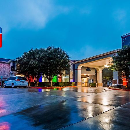 Surestay Plus By Best Western San Antonio Airport Bagian luar foto