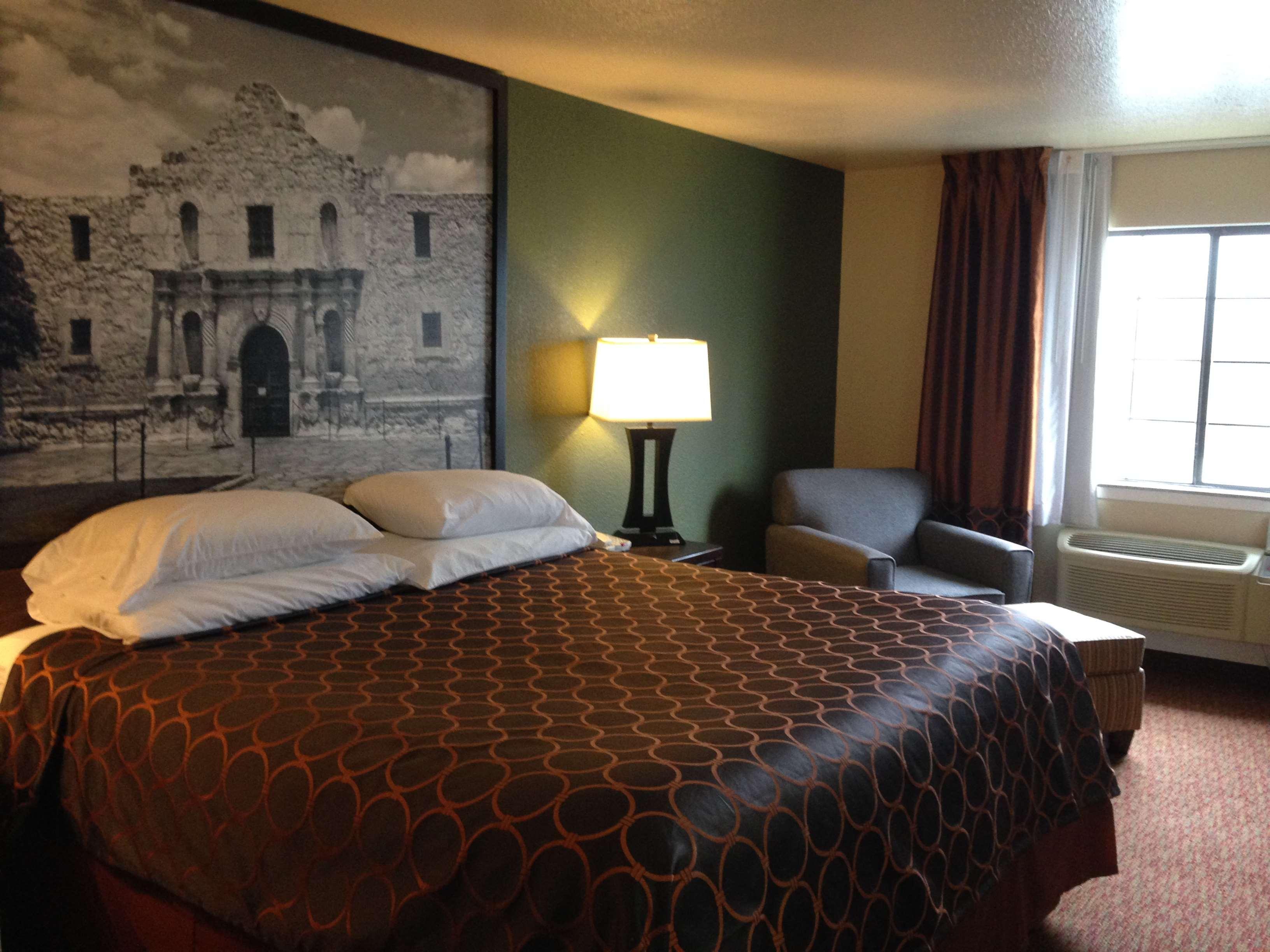 Surestay Plus By Best Western San Antonio Airport Bagian luar foto