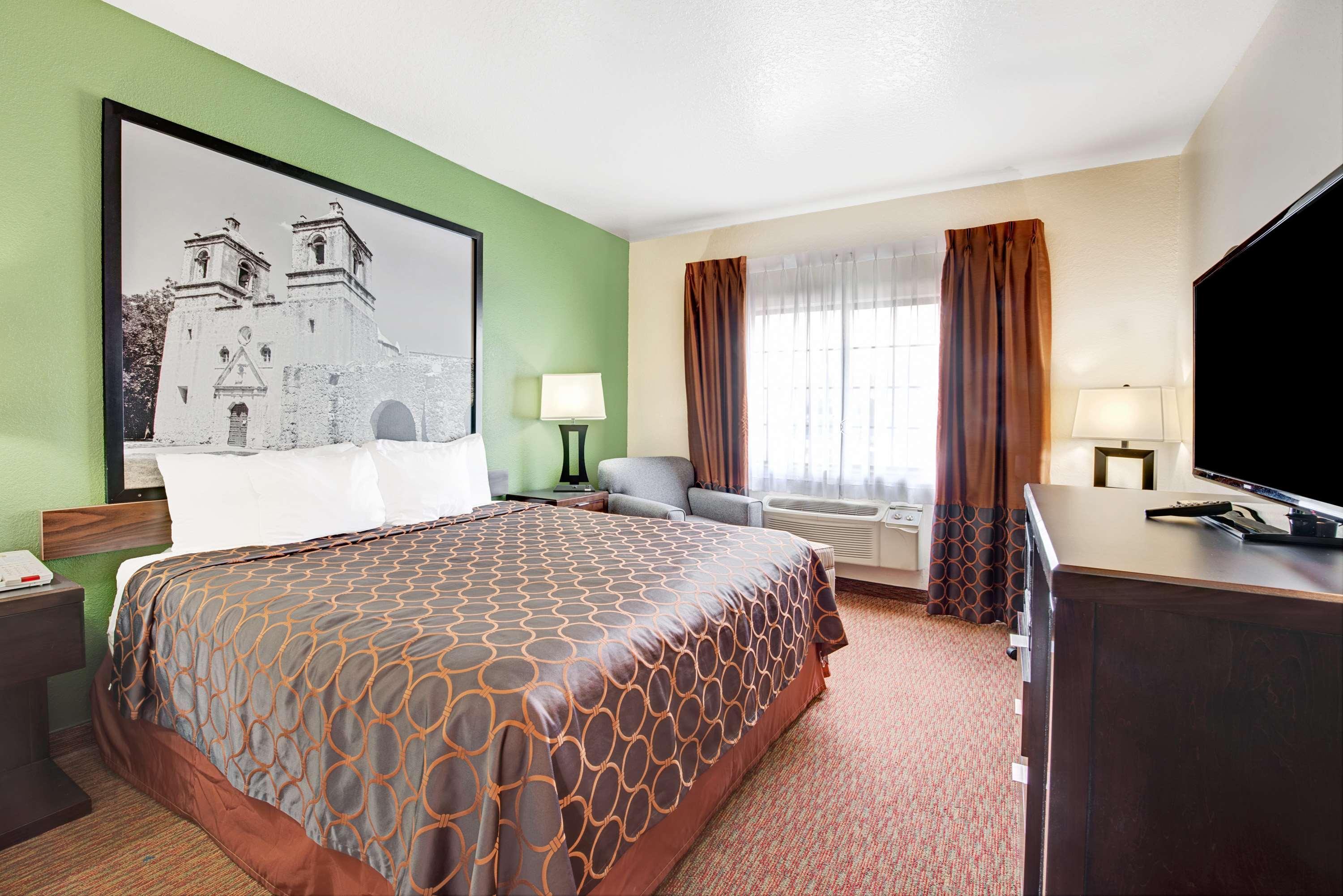 Surestay Plus By Best Western San Antonio Airport Bagian luar foto
