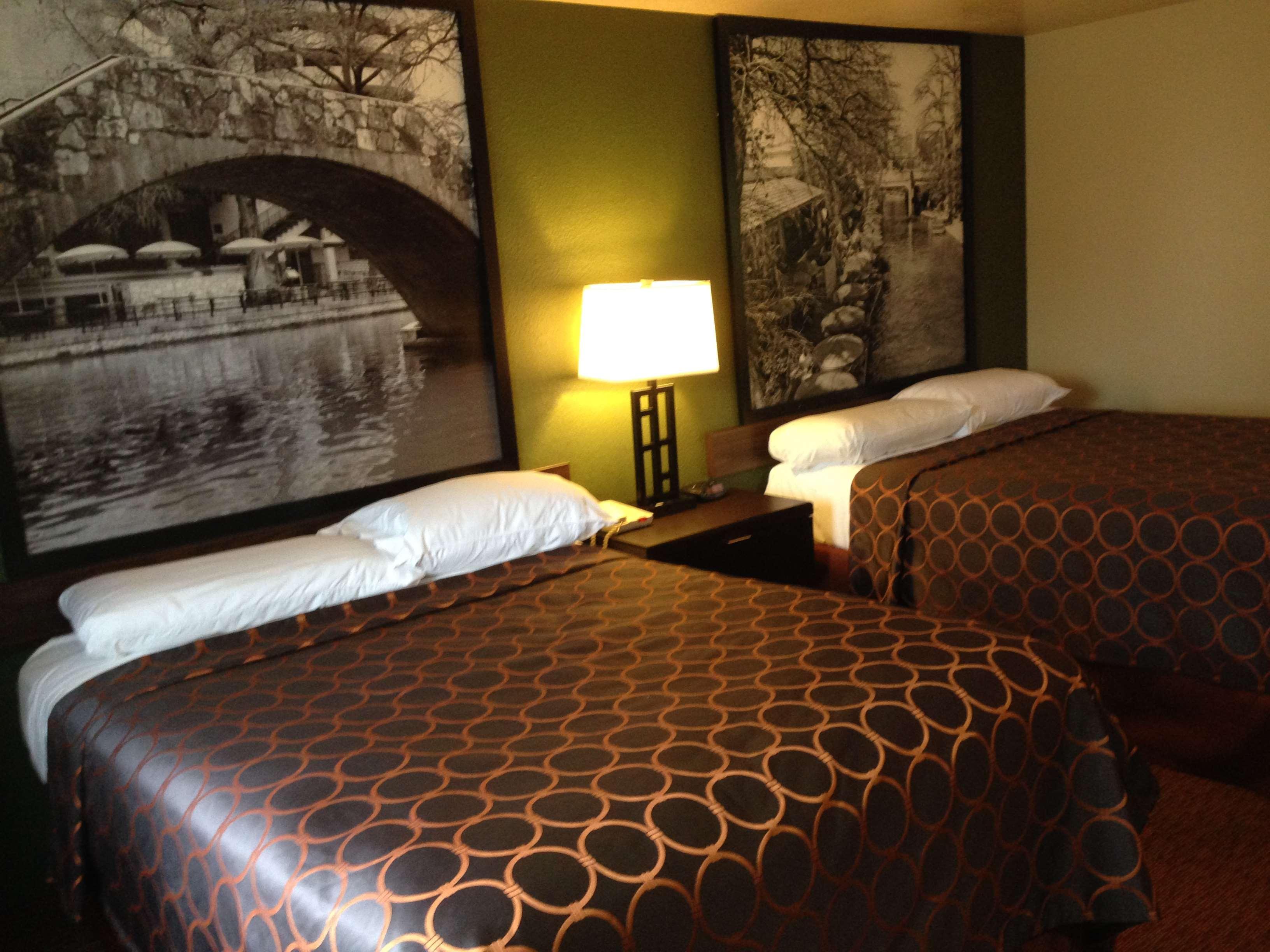 Surestay Plus By Best Western San Antonio Airport Bagian luar foto