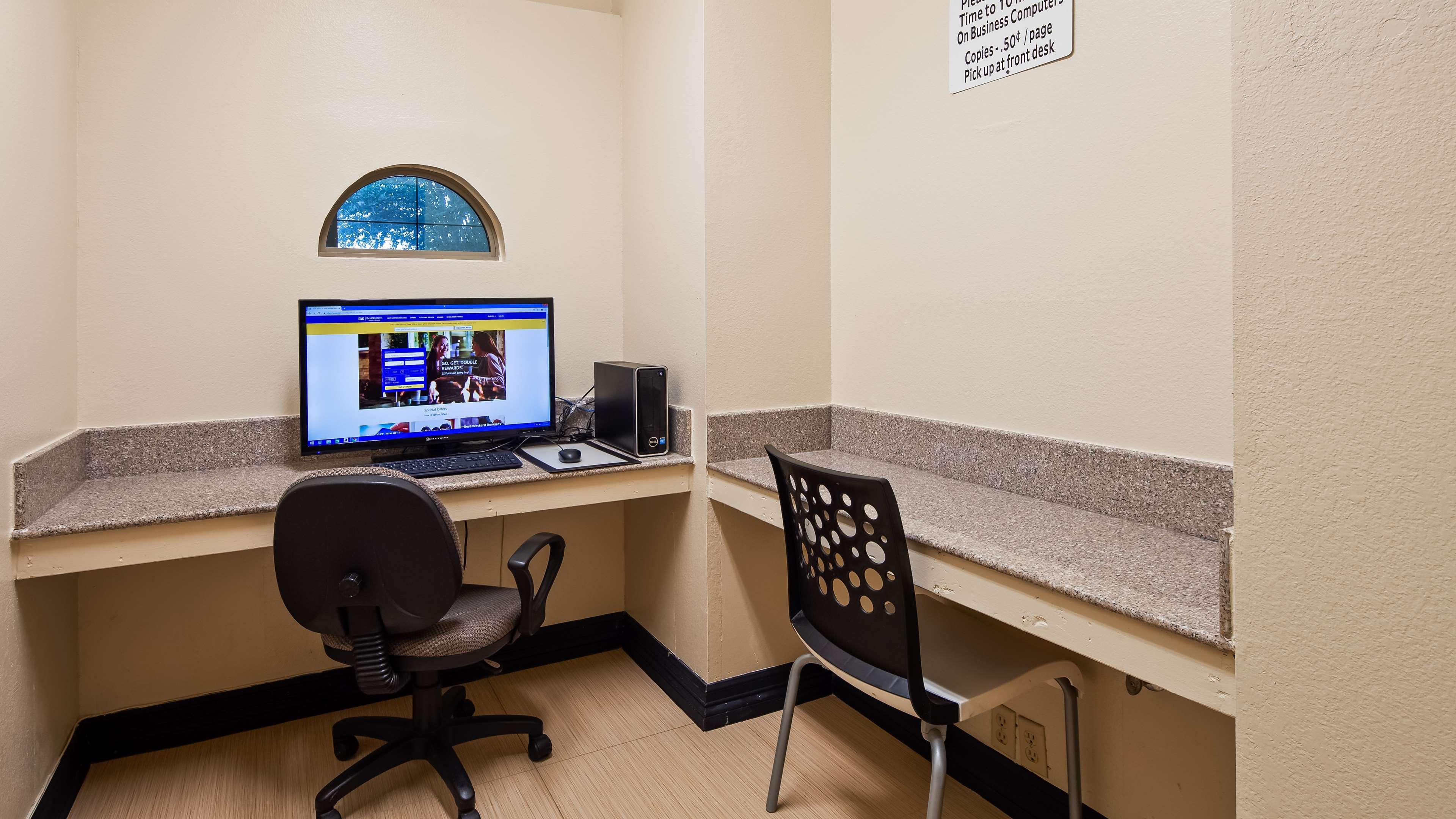 Surestay Plus By Best Western San Antonio Airport Bagian luar foto