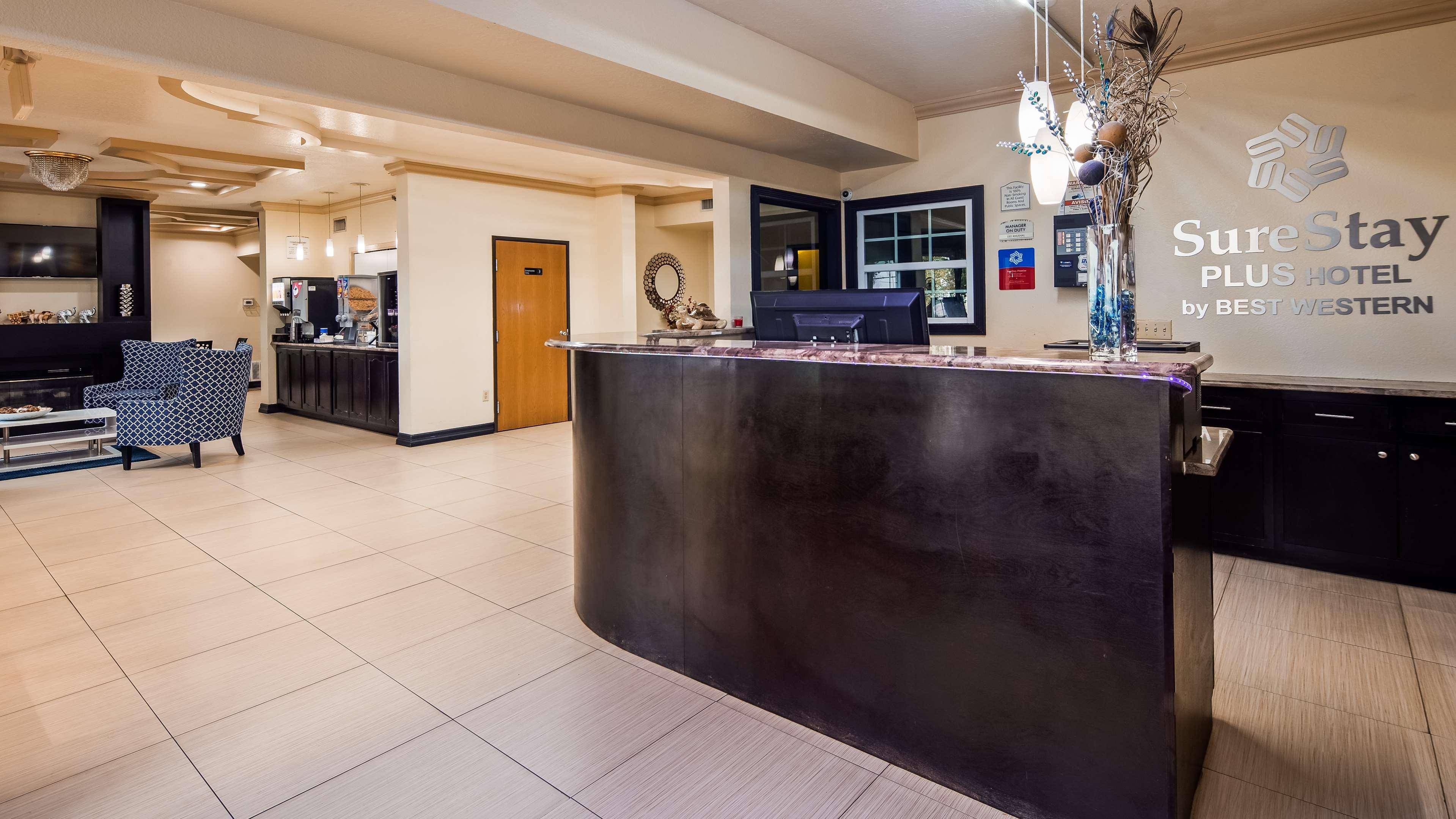 Surestay Plus By Best Western San Antonio Airport Bagian luar foto