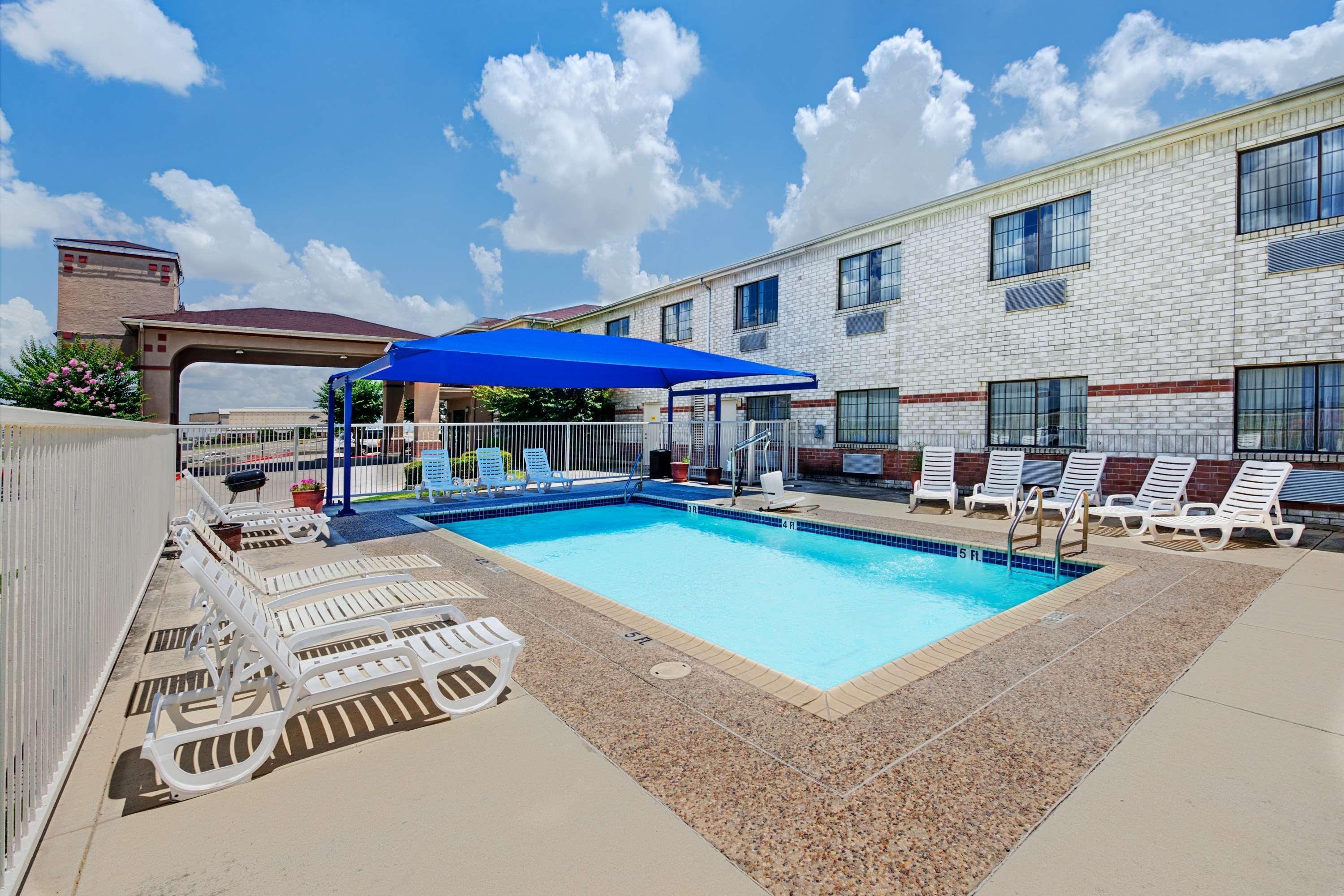 Surestay Plus By Best Western San Antonio Airport Bagian luar foto