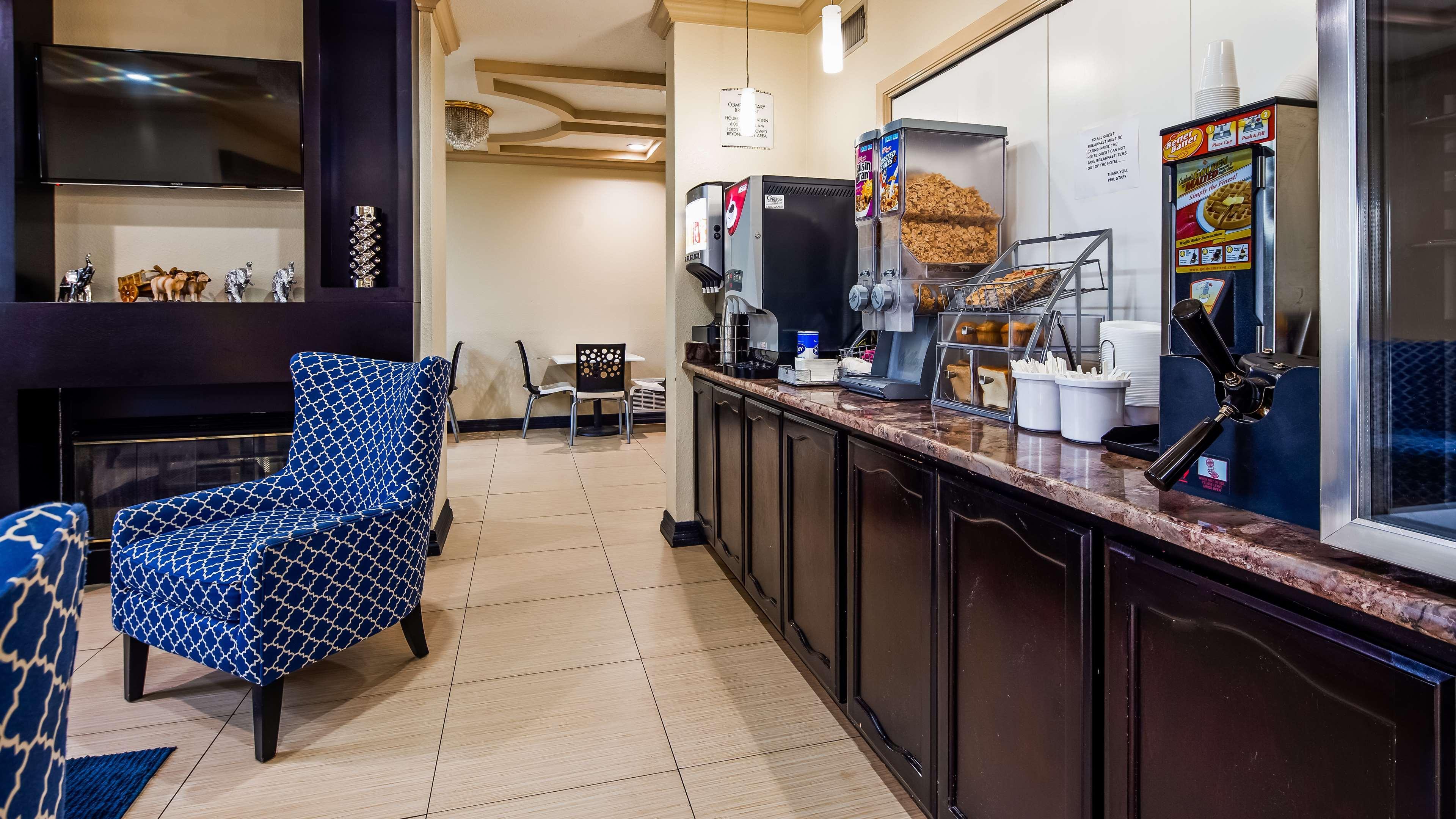 Surestay Plus By Best Western San Antonio Airport Bagian luar foto