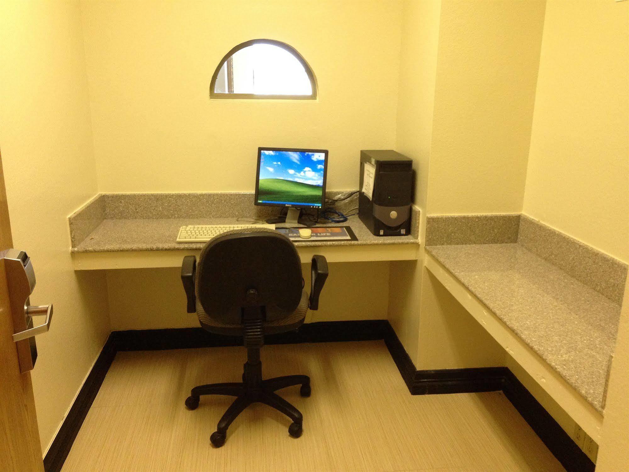 Surestay Plus By Best Western San Antonio Airport Bagian luar foto