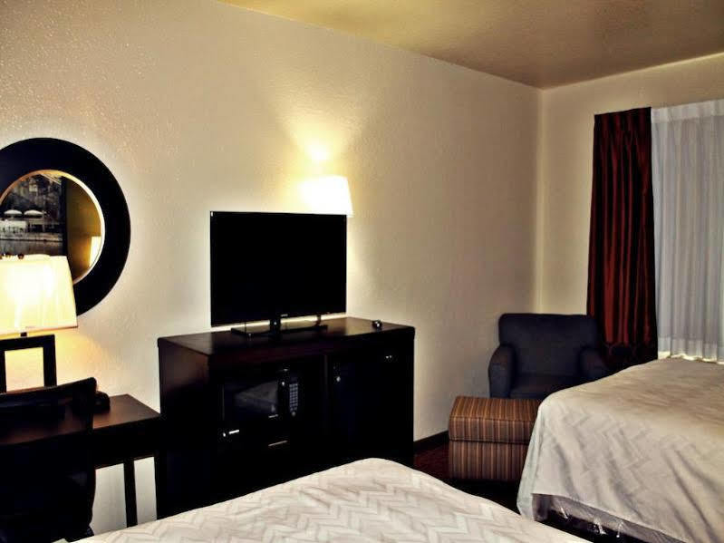 Surestay Plus By Best Western San Antonio Airport Bagian luar foto